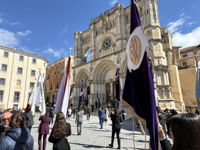 Monseñor Yanguas llama a los nazarenos a ser hijos que no desmerezcan mucho al Padre en el Jubileo de las …