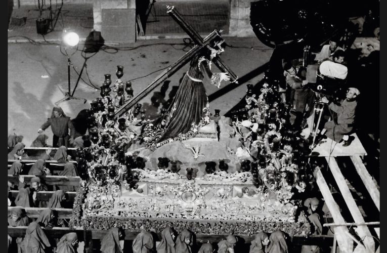 “Esto ocurrió: escenas curiosas de la Semana Santa de Málaga”: nueva exposición fotográfica en la Agrupación de Cofradías