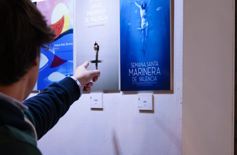 Se inaugura la exposición de carteles de la Semana Santa Marinera