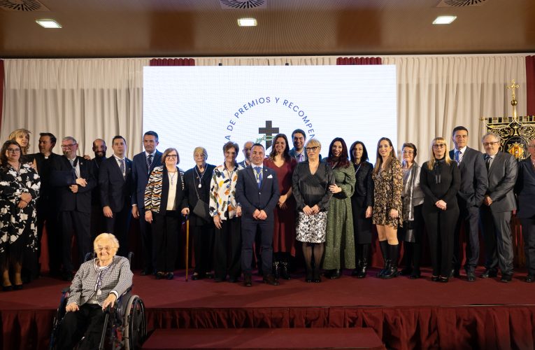 La Semana Santa Marinera de València entrega sus prestigiosos premios