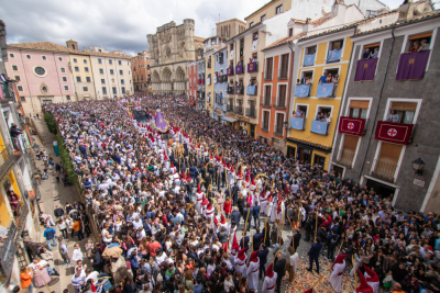 Y el Señor escuchó la plegaria de Cuenca e hizo brillar el sol para un radiante Hosanna