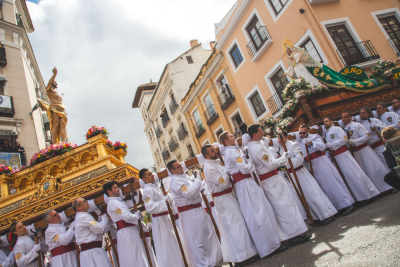 Y Maria Stma. del Amparo puso su mano para que Cuenca pudiera ver a Jesús Resucitado