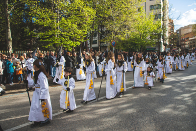 Más de 24.000 nazarenos han desfilado este año en la Semana Santa, una de las más participativas