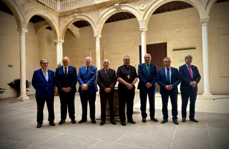 LA SEGURIDAD Y EL CRECIMIENTO DE LOS CORTEJOS CENTRAN EL ENCUENTRO DE PRESIDENTES DE LOS CONSEJOS Y AGRUPACIONES DE ANDALUCÍA
