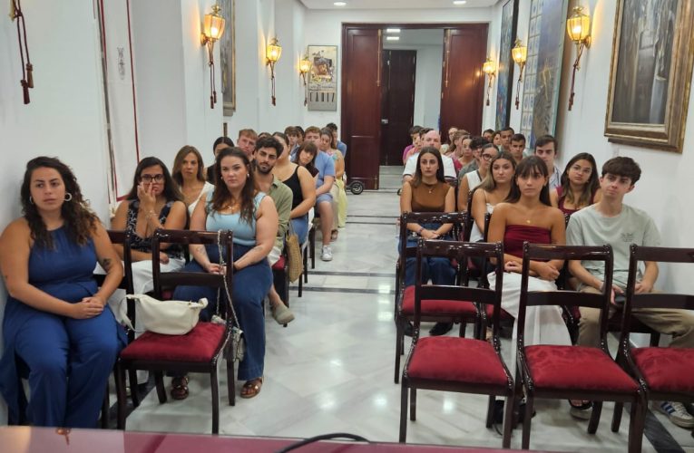 Reunión en la sede del Consejo con los vocales de la Juventud de las Hermandades