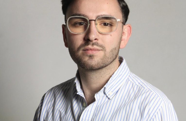 D. Rafael Muñoz Granados es designado cartelista de la Semana Santa de Almería 2026