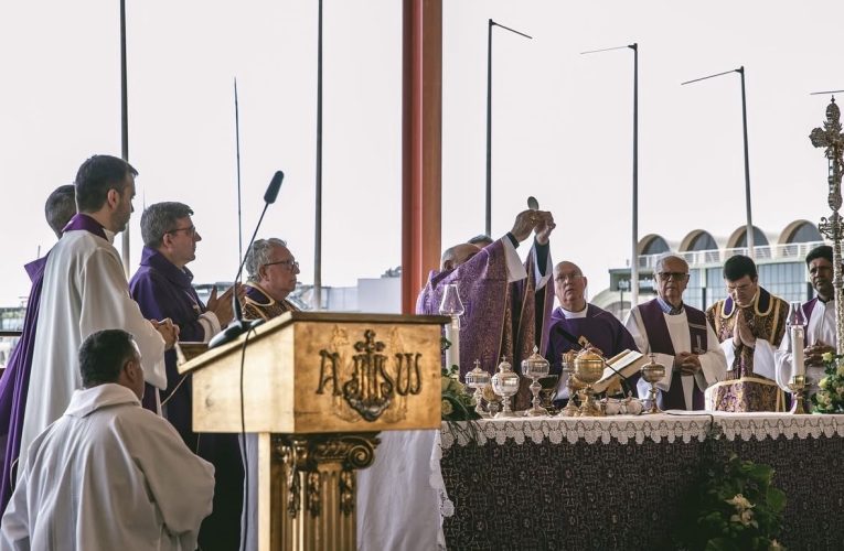 Eucaristía del Centenario en el Puerto de Valencia