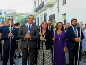 Brillante procesión de la Virgen de la Trinidad