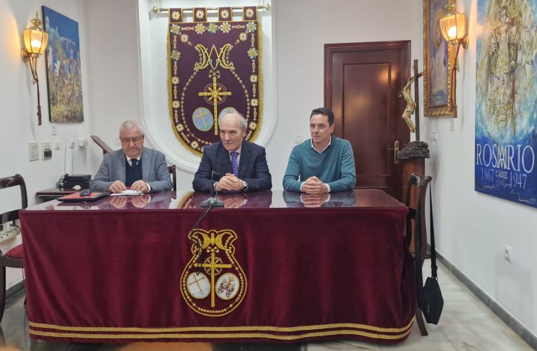 Entrega de una donación económica a la Asociación Reyes Magos de Cádiz.