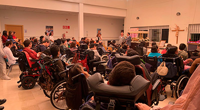 El Hermano Mayor participa en un encuentro con usuarios y familiares de Aspace