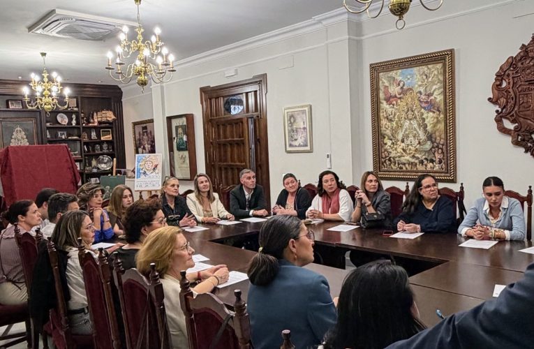 Momentos previos al Cabildo de Hermanos