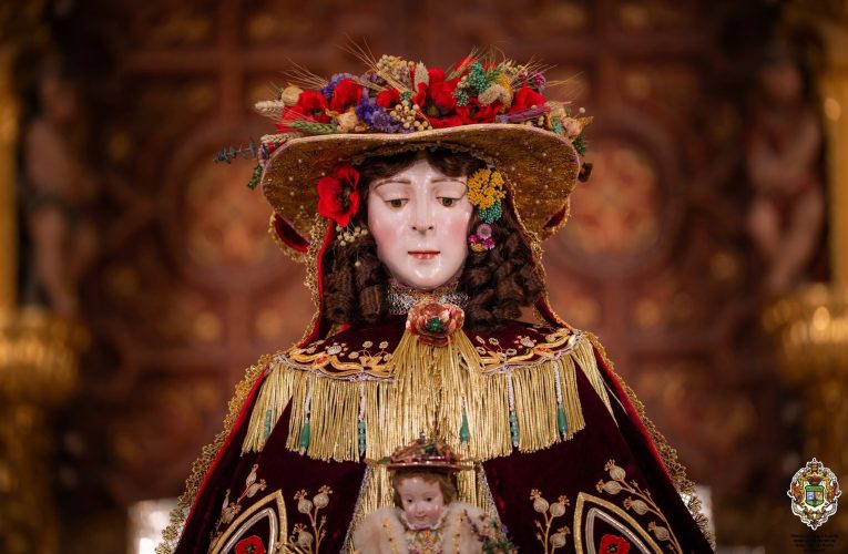 La Virgen ya está de Pastora para volver a Almonte