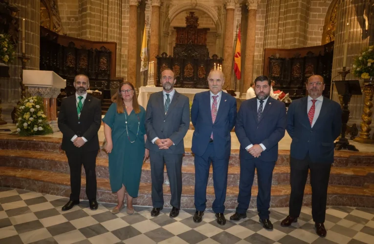 Toma de posesión del nuevo presidente de la Unión de Hermandades de Jerez y de su junta permanente en la Catedral de Jerez