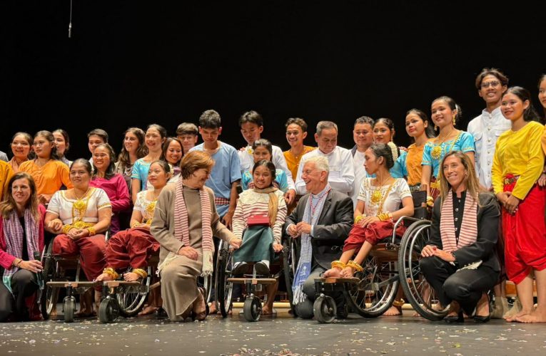 La Agrupación de Cofradías se une a la misión de Kike Figaredo SJ en Camboya